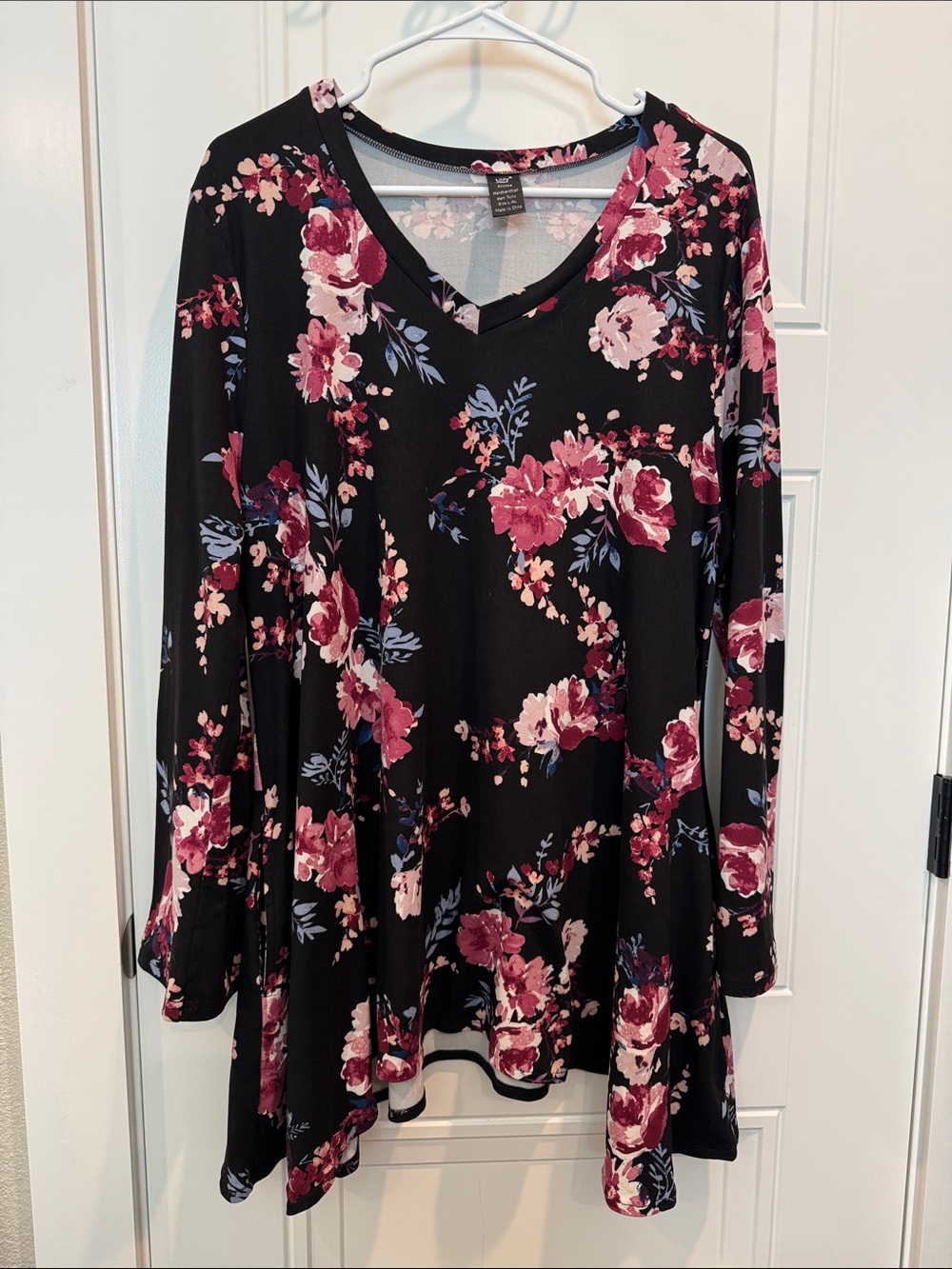 Black Floral V-Neck Long Sleeve Tunic in Pink Floral